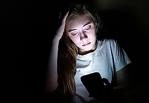 El móvil roba a los adolescentes tiempo de estudio, y no todo se debe al estrés