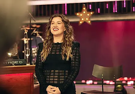 Kelly Clarkson contra el pájaro cantor