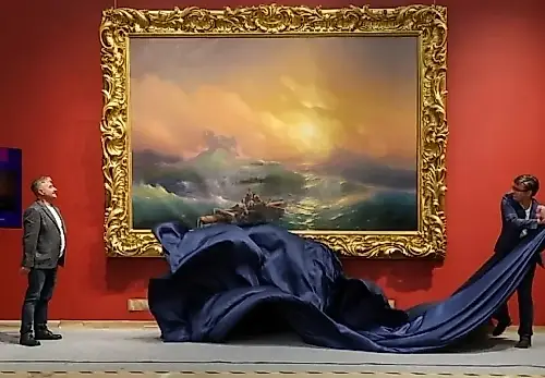 La restauración de La novena ola descubre microfisuras, cola de esturión y una firma oculta de Aivazovski