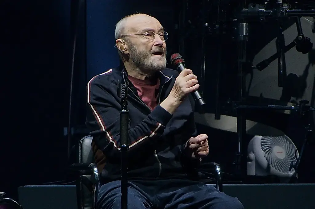 Phil Collins: crónica de una caída y una esperanza