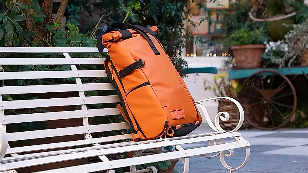 He probado la mochila Wandrd PRVKE V4, esa que todo el mundo pone por las nubes. Y sí, es realmente genial. Ahora es mi mochila favorita para el equipo fotográfico, y ni siquiera parece la típica bolsa fotográfica «de ladrillo».