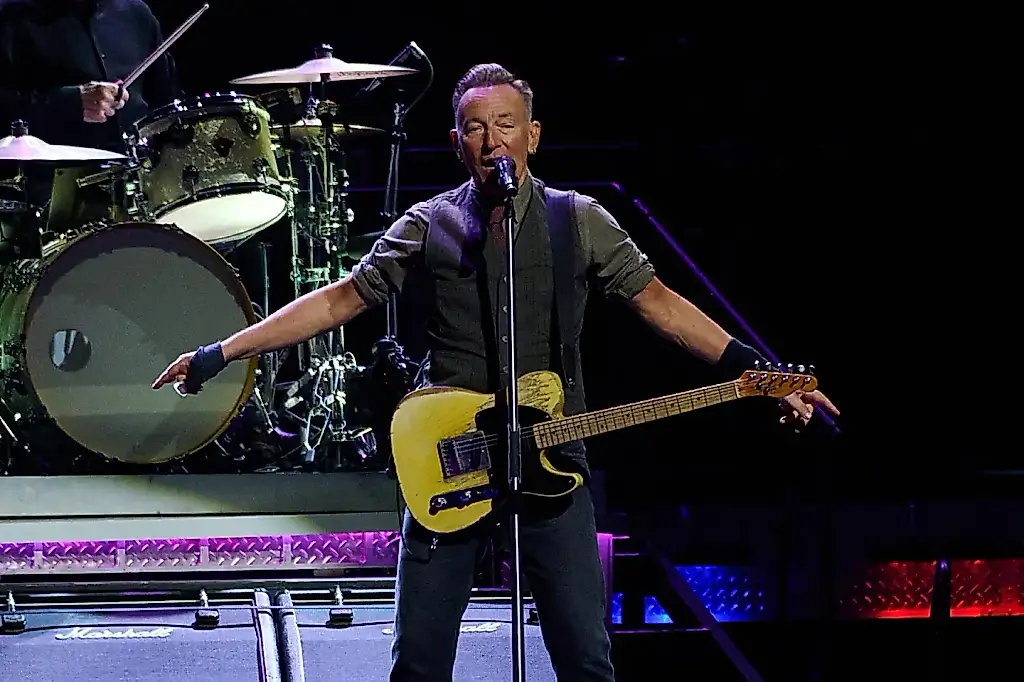 Springsteen alcanza el número uno y pone a prueba los nervios de la policía