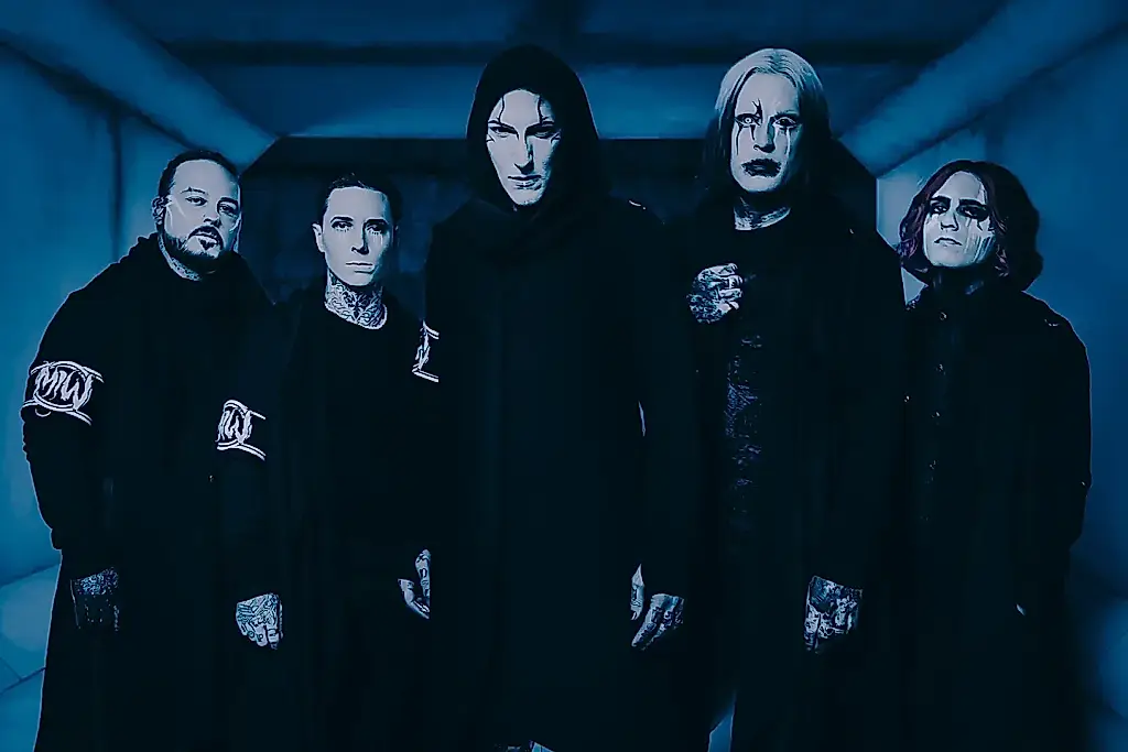 Motionless врываются на вершину