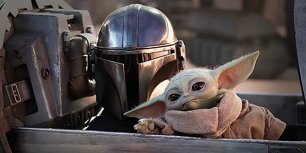 Favreau lleva The Mandalorian al cine a toda prisa