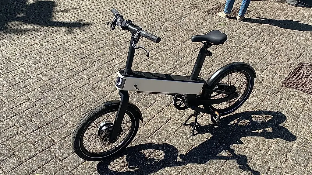 El patinete eléctrico con IA de Acer: ¿genialidad o locura? Un mes con el gadget más extraño del año