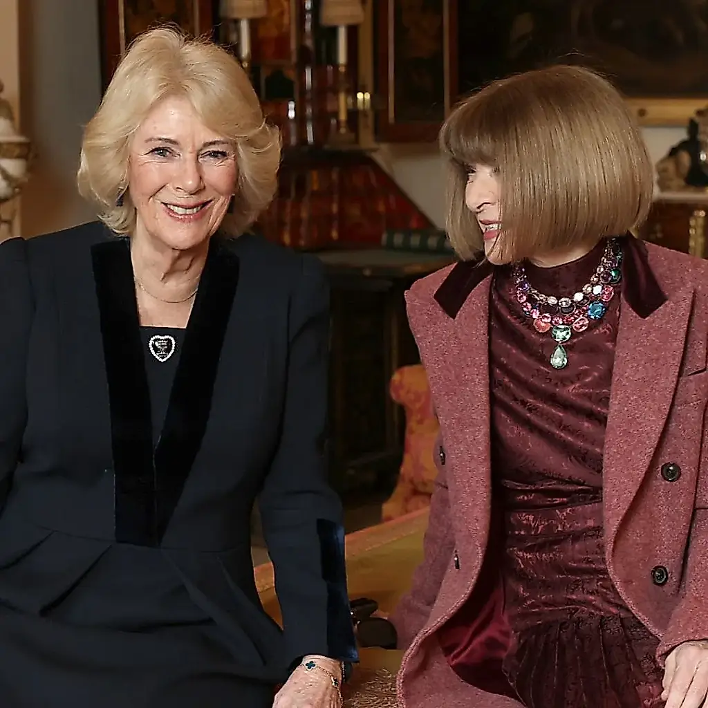 La reina Camilla y Anna Wintour: un encuentro de estilos