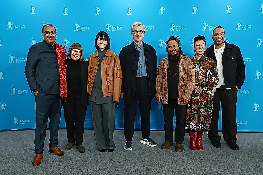 La Berlinale se ahogó en escándalos, pero repartió las medallas