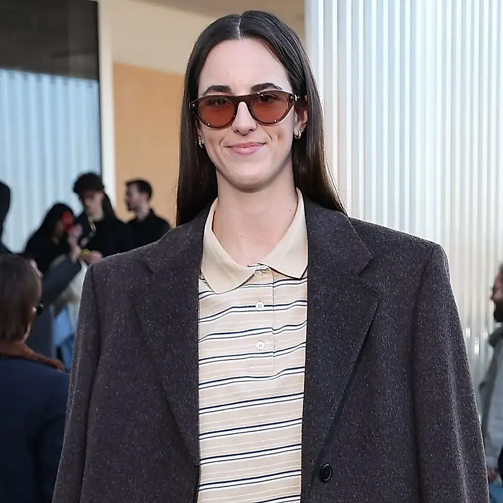El debut deportivo de Caitlin Clark en el desfile de Prada