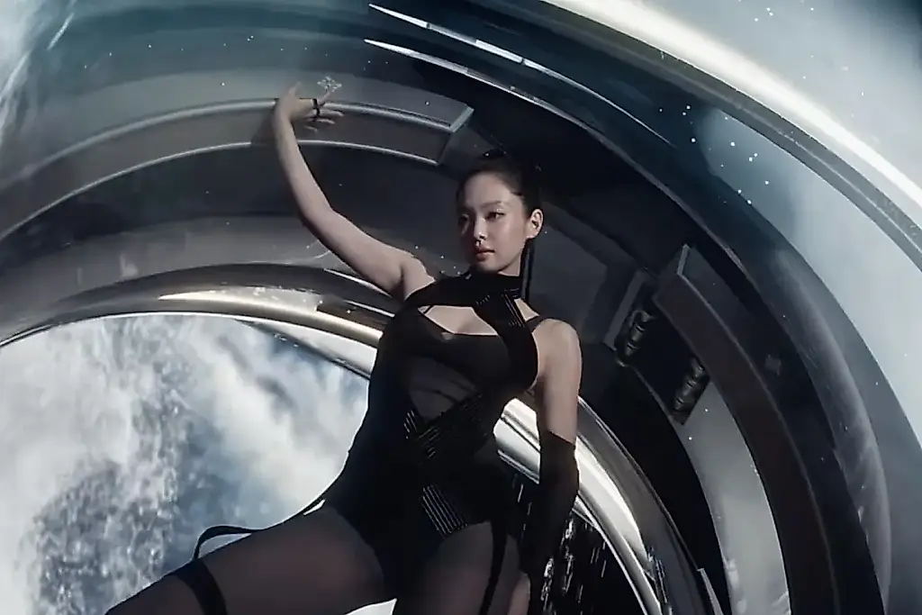 BLACKPINK улетают в космос