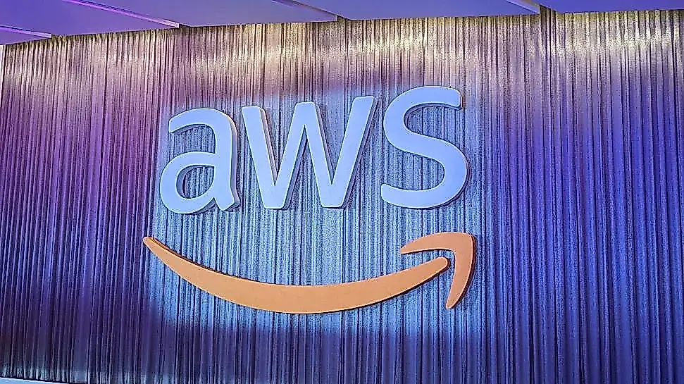Golpe contra un centro de AWS en los Emiratos Árabes Unidos