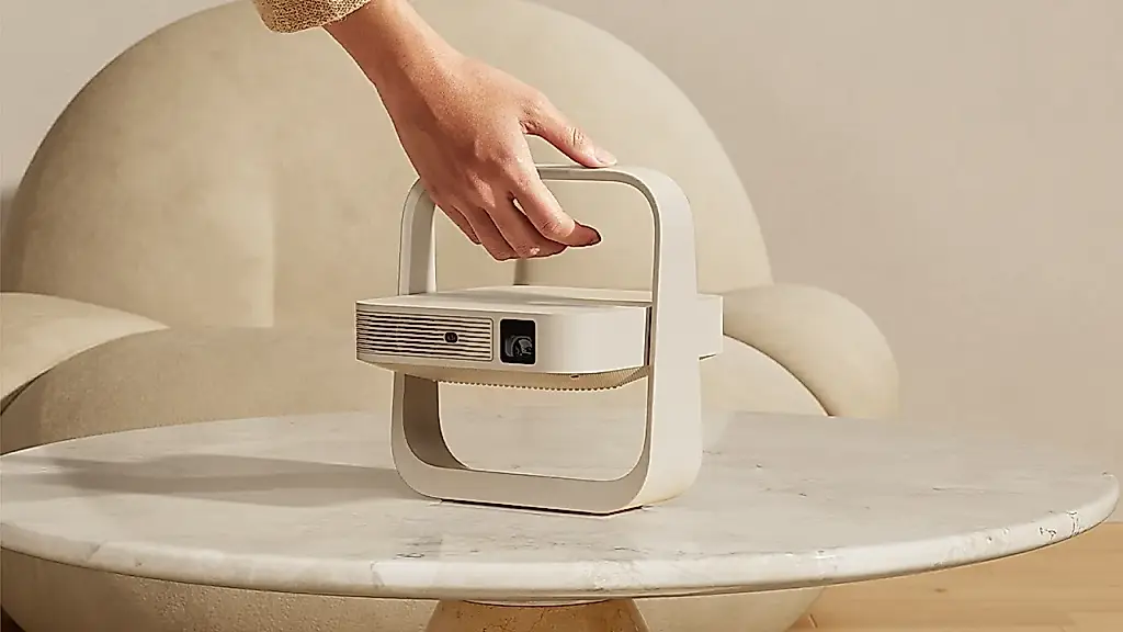 Un proyector plegable que se hace pasar por adorno