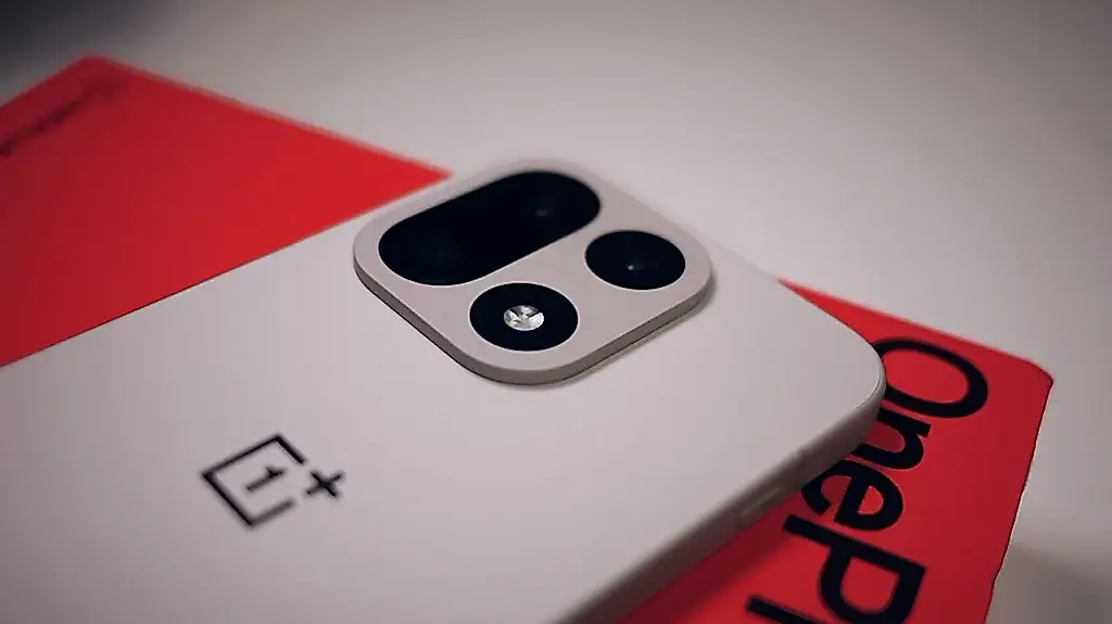 OnePlus insinúa récords con el 15T, pero todos están pendientes del 16