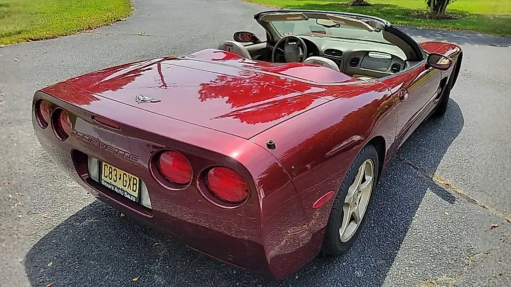 Corvette de aniversario: el legendario descapotable sale a subasta
