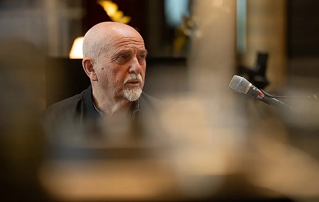 Peter Gabriel publica el álbum «o/i» y el nuevo sencillo «Been Undone»