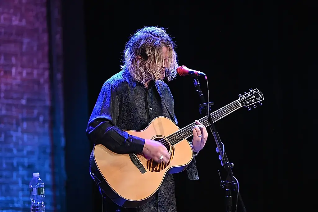 El guitarrista de Royel Otis pierde el juicio contra Reddit: ¿quedarán impunes los acusadores anónimos?