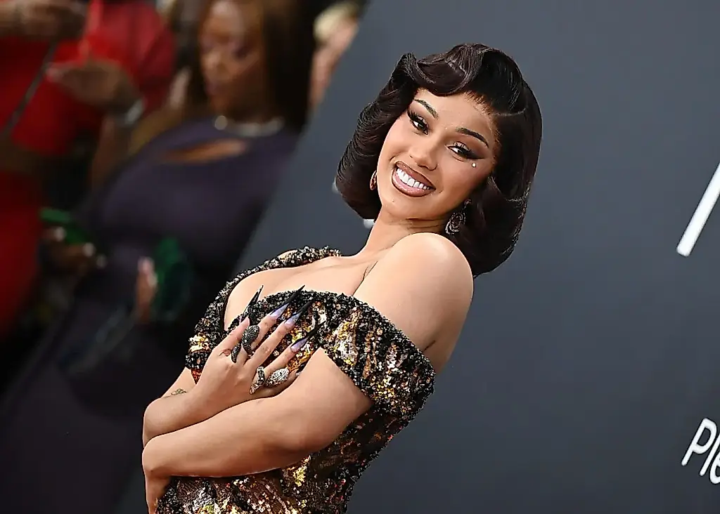 Cardi B снова на SNL: детали нового сезона шоу и звездные гости