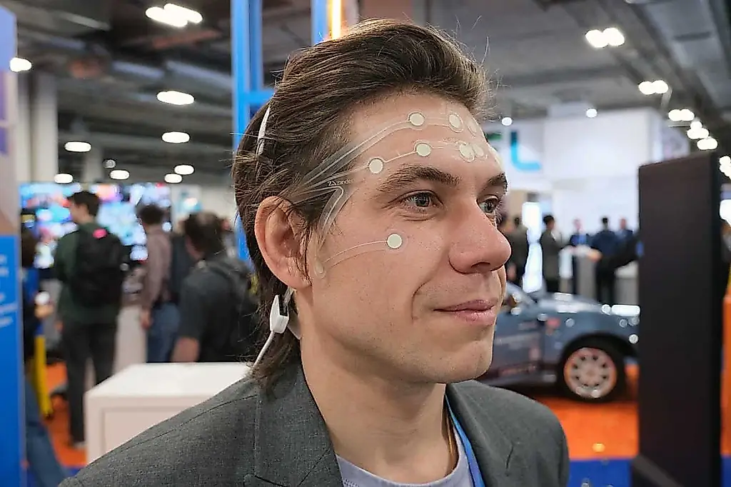Cómo los cascos EEG se apoderan de nuestro cerebro