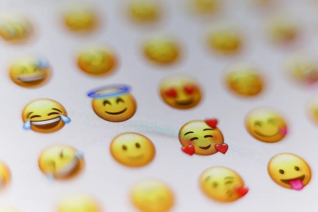En 2026 llegarán nuevos emojis: un pepinillo y un meteorito