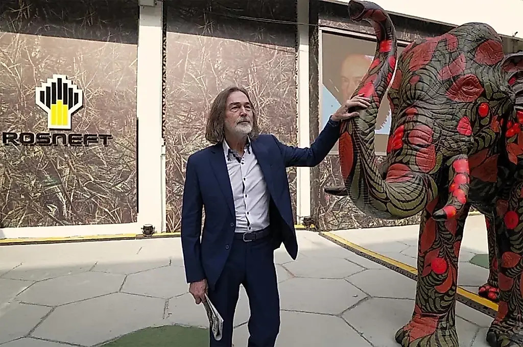 Nikas Safronov conquista la India: las exposiciones Dream Vision baten récords