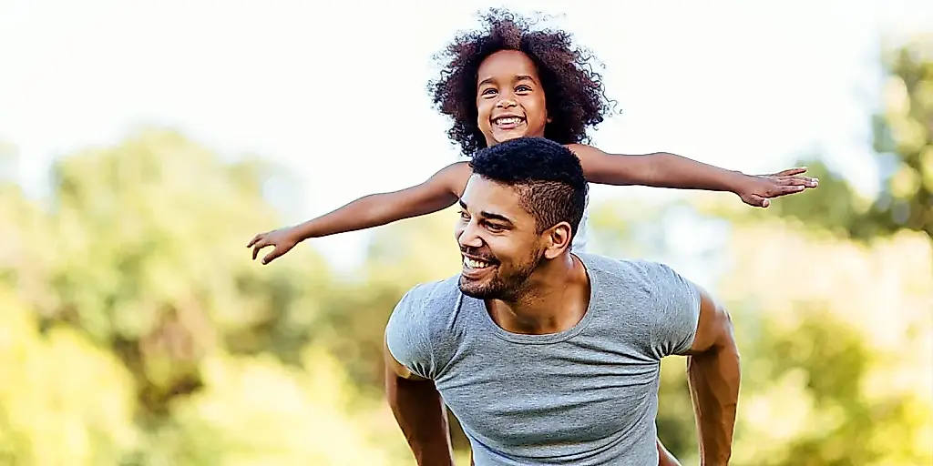 Un padre cariñoso, un niño sano: una verdad inesperada