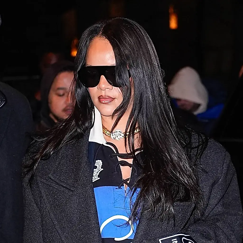 Rihanna: De nuevo en la cresta de la ola de la moda