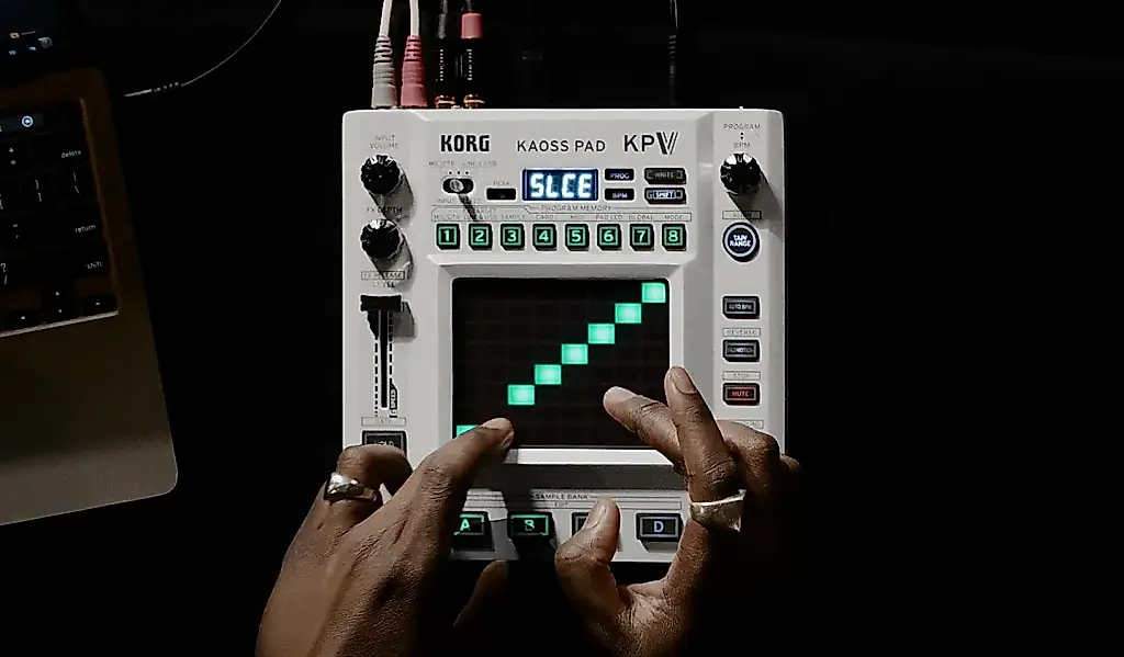 Korg возвращается с Kaoss Pad V: две руки — два эффекта?
