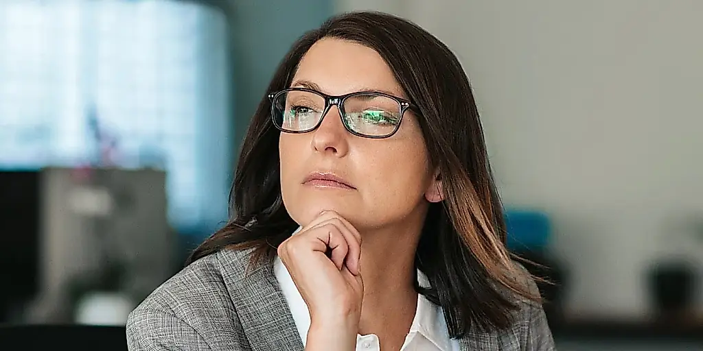¿Las mujeres ocultan su género en el trabajo por obligación?