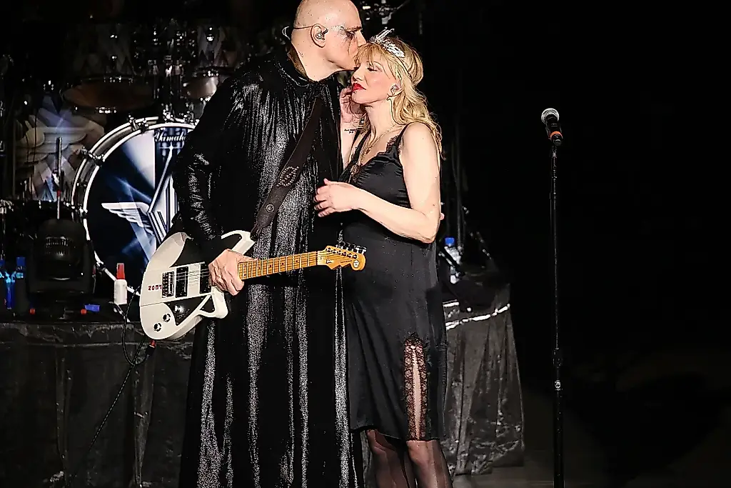 Billy Corgan y Courtney Love vuelven a reunirse en una conversación polémica