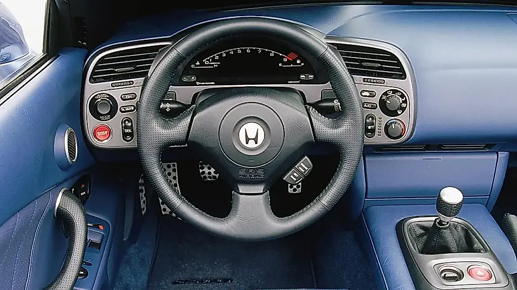 Asociaciones automovilísticas: Honda, Rolls-Royce y Ford