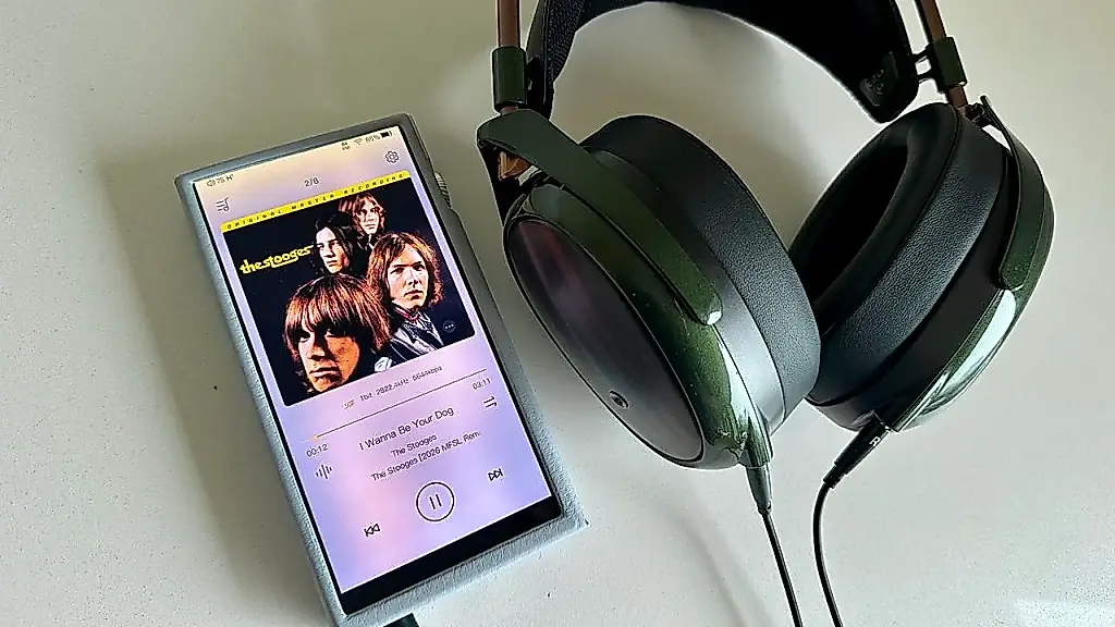 Los nuevos auriculares verdes de Meze