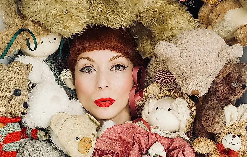 The Anchoress vuelve con un nuevo sencillo mordaz