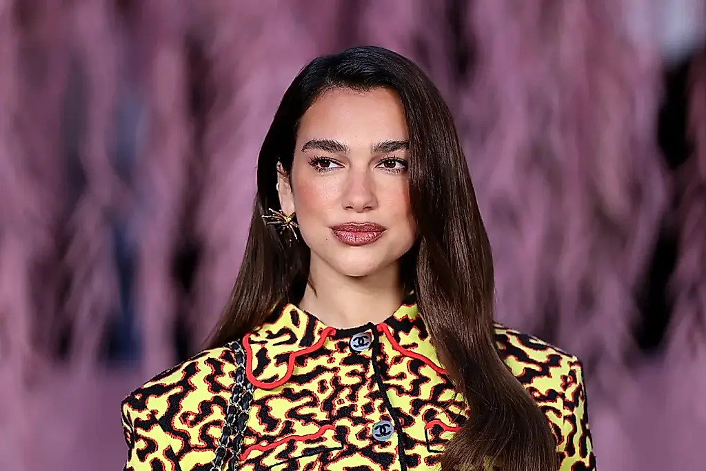 Dua Lipa sale en defensa de Britney
