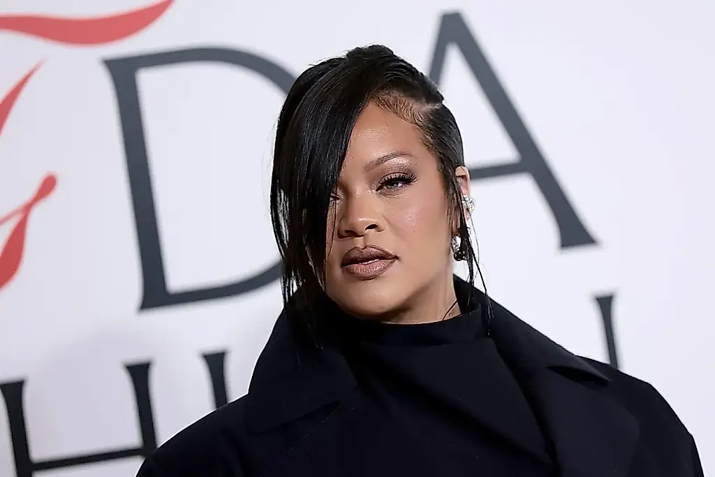 Rihanna corta los rumores sobre un embarazo