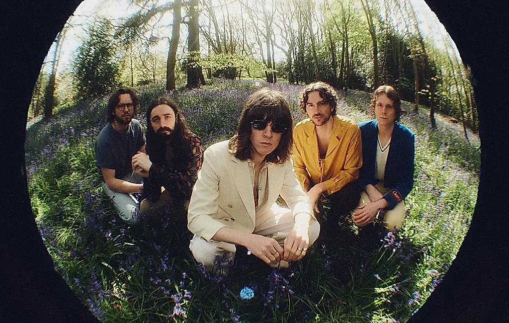 Blossoms вернулись с колким хитом