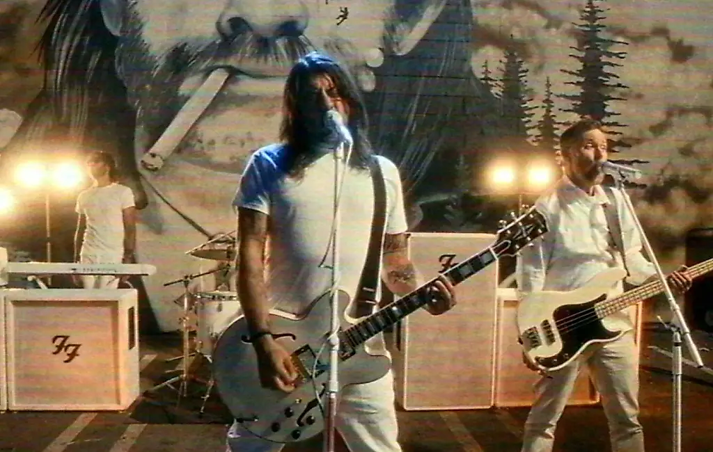 Grohl contra los zombis: un videoclip sangriento y confesiones extrañas