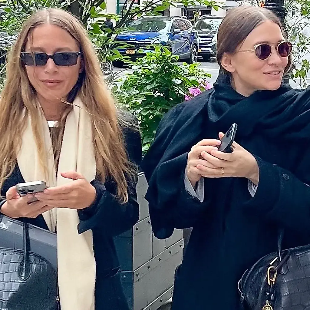 Mary-Kate y Ashley Olsen lucen nuevos bolsos a juego de piel de cocodrilo
