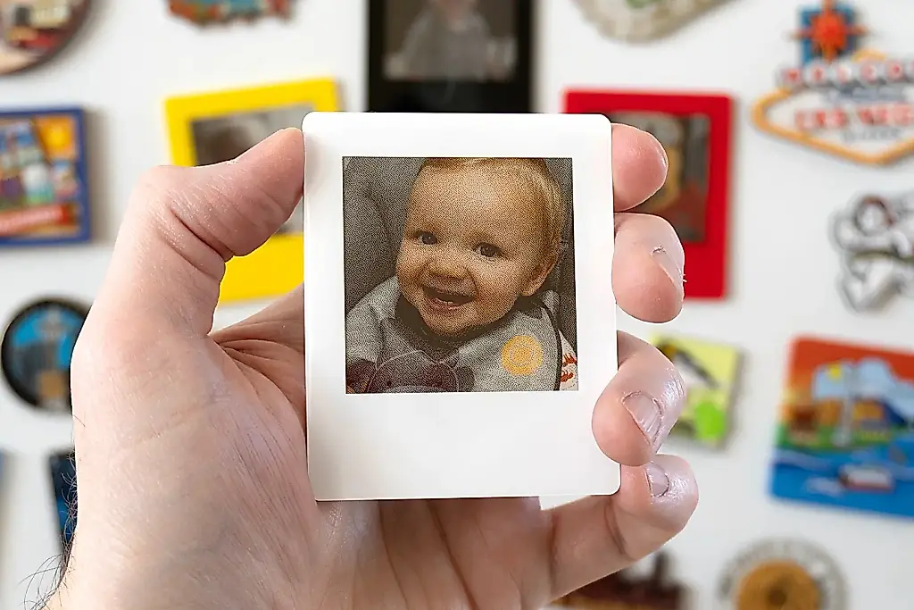 Polaroids digitales portátiles: fotos magnéticas para la nevera