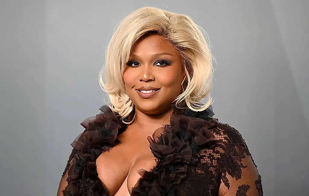Lizzo no se rinde: batallas judiciales y álbum en solitario