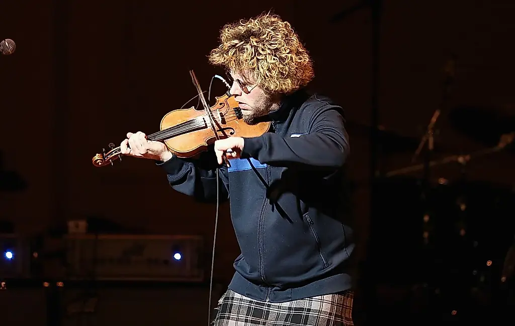 Un violinista canadiense demanda a Google por un bulo generado por inteligencia artificial
