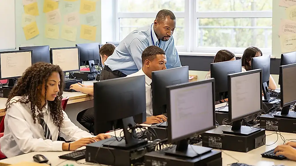 Los hackers roban datos de casi 9.000 centros educativos: el apocalipsis informático de la educación