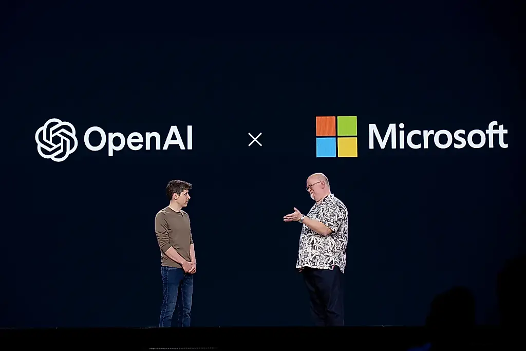Microsoft temía a OpenAI y Amazon