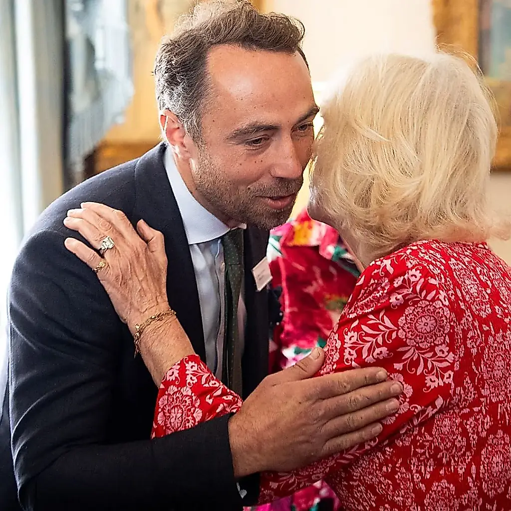 La reina Camila invitó a James Middleton y a sus perros al palacio, y él no se lo podía creer