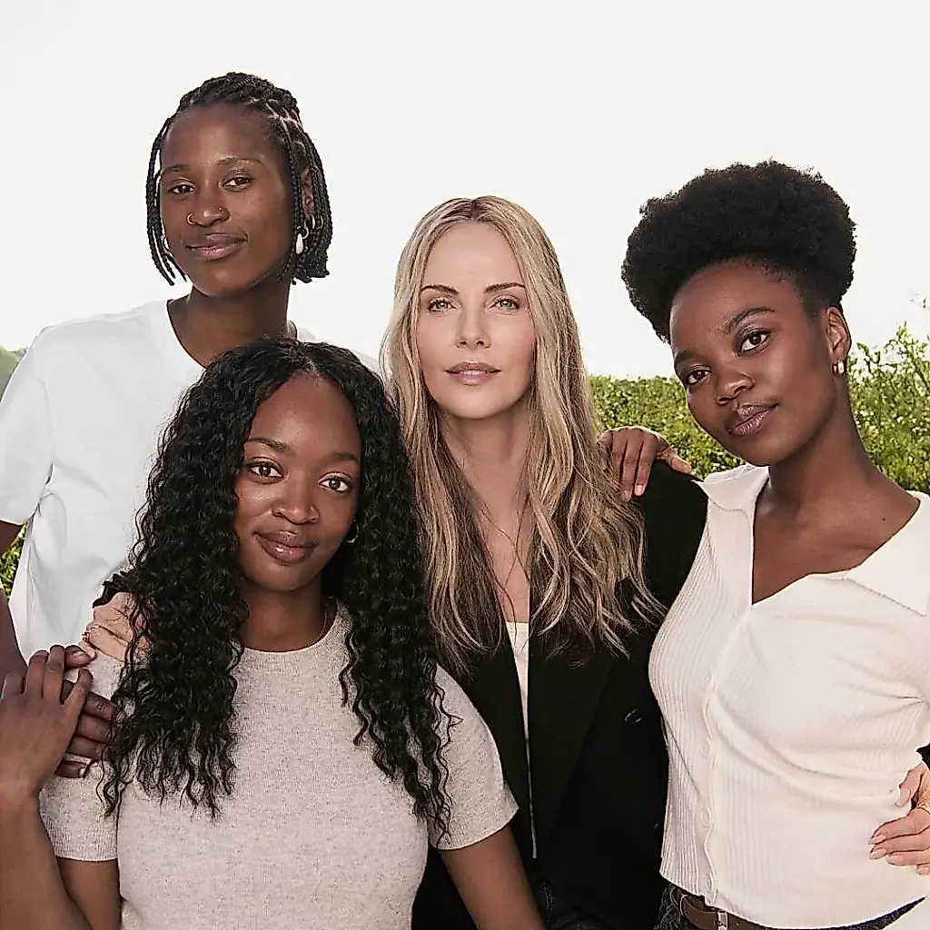 Cómo el proyecto de Charlize Theron cambia vidas en África