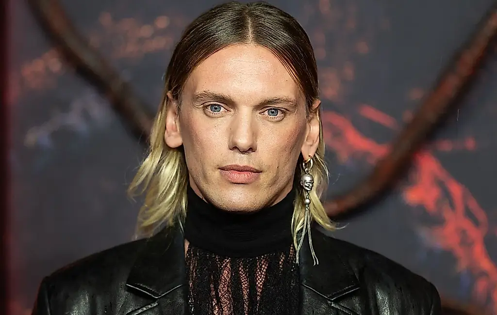 El nuevo tema de Jamie Campbell Bower