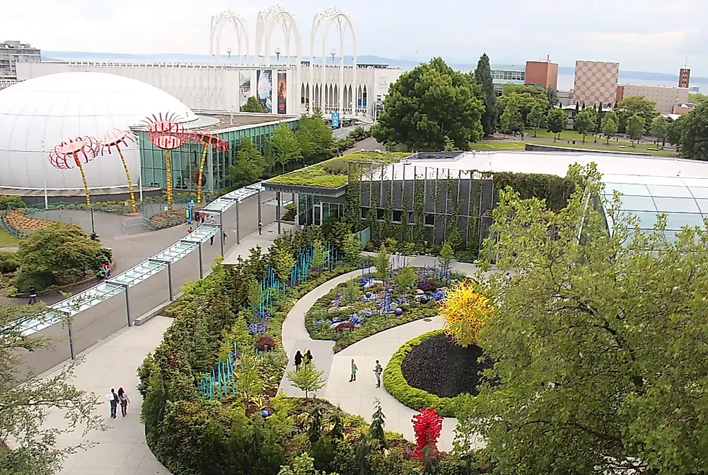 Destrozan el jardín de cristal