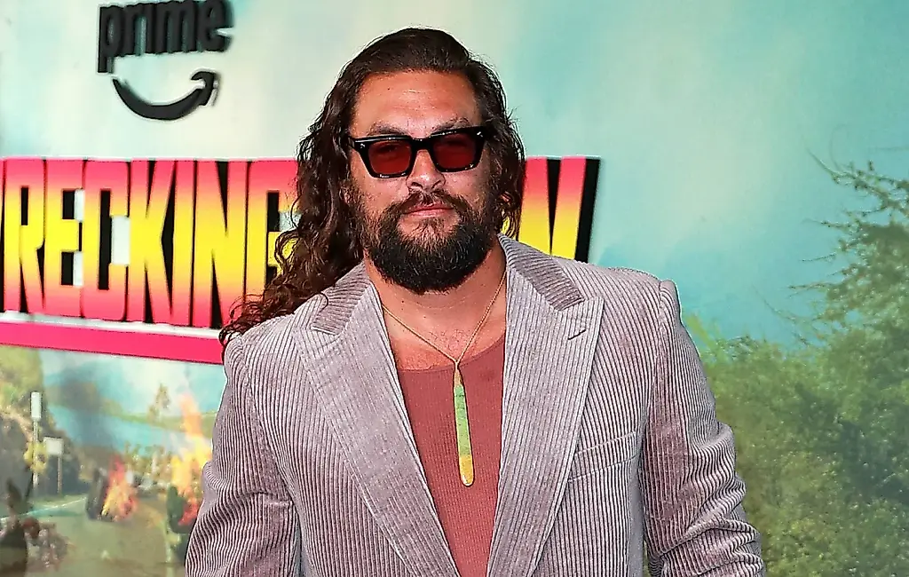 Momoa huye de las fuerzas de la naturaleza