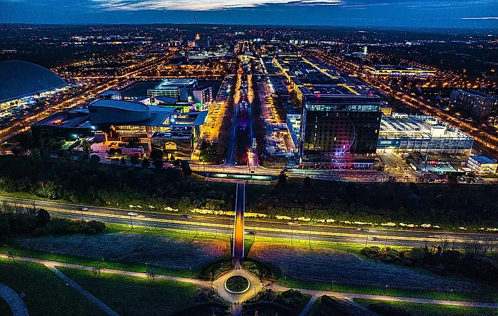 La ciudad salva sus escenarios