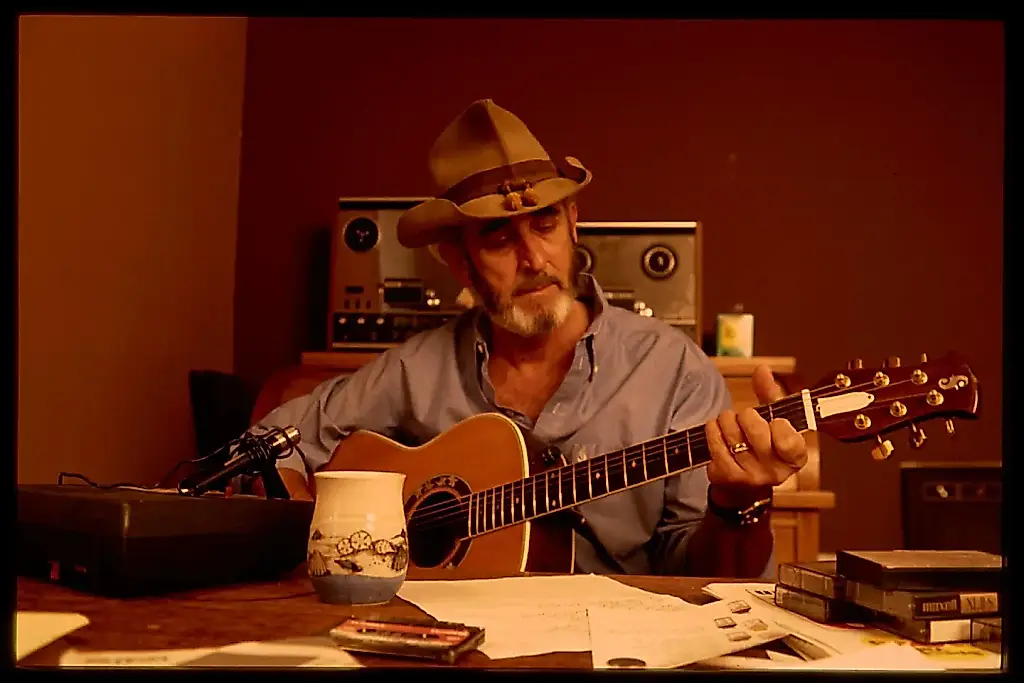 Hallan grabaciones perdidas de Don Williams en un sótano