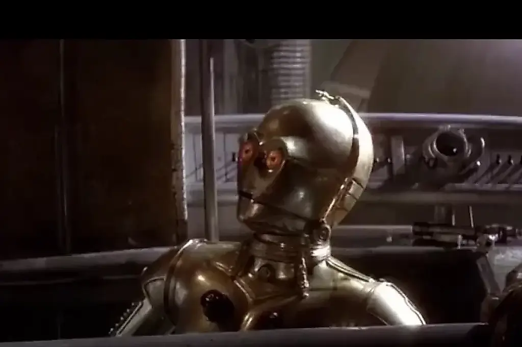 Золотая голова С-3PO ушла за миллион