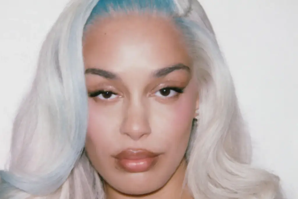 Дебют Jorja Smith на SNL UK
